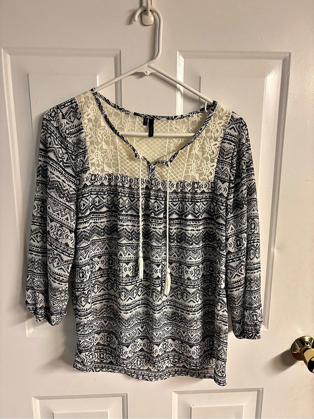 Maurices Boho Geometric Peasant Blouse Size S Lace Yoke Tassel Tie Festival Top
